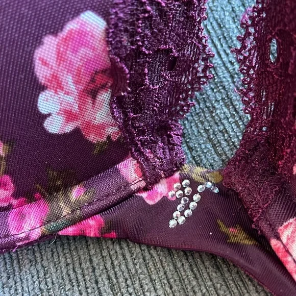 VS Dream Angels Push Up Bra - Picture 6 of 6